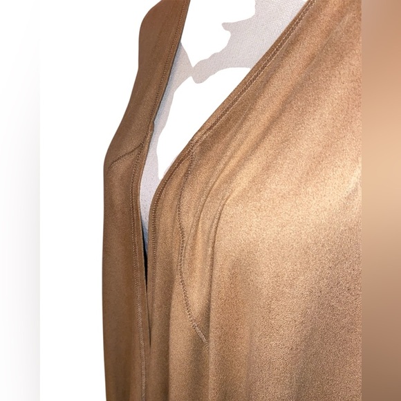 Melissa Paige Faux Suede Bohemian Style Vest in Tan Size Medium - Picture 3 of 5